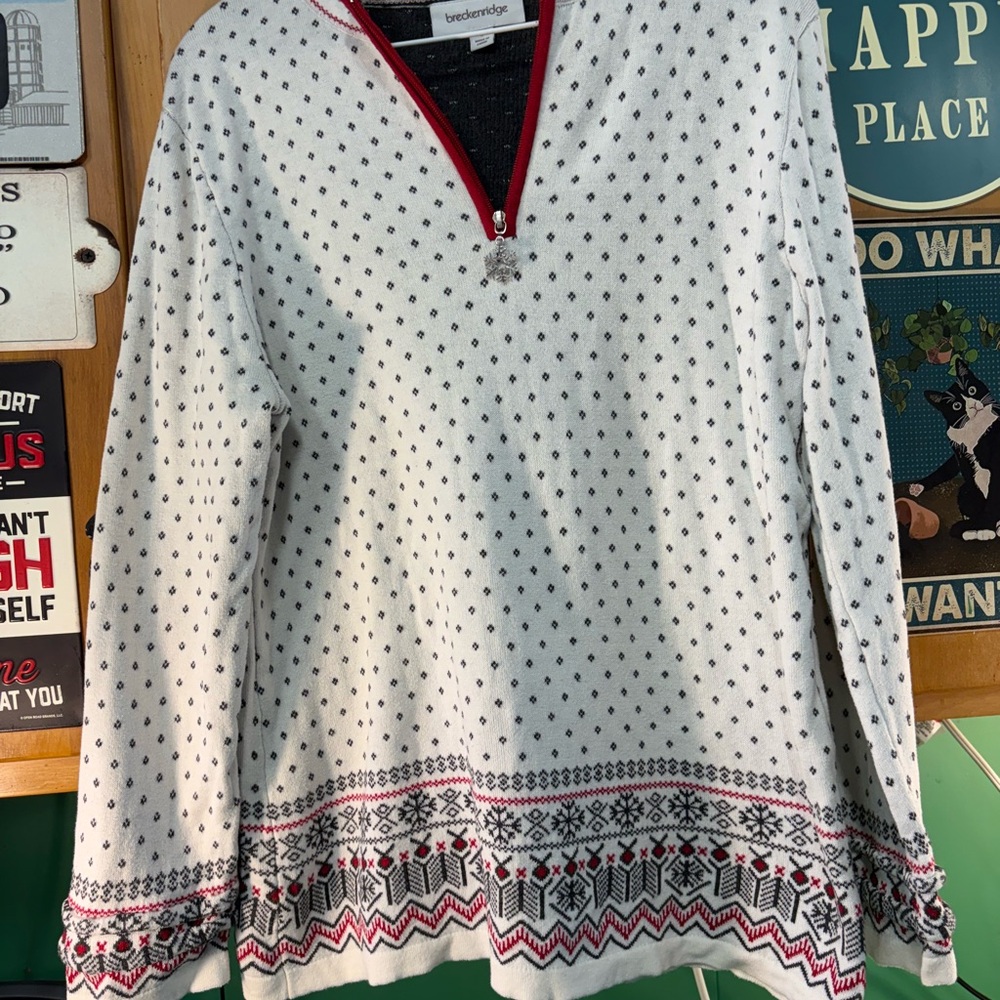 Breckenridge White Tunic with Snowflake